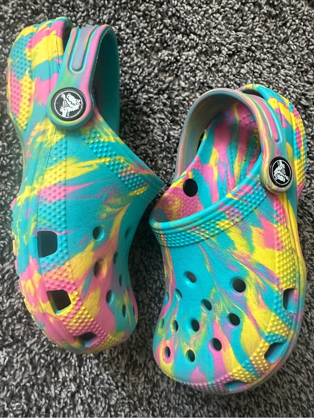 Classic CROCS Kids Marbled Tie-Dye Clog Sandals in Teal, Pink & Yellow Size 12